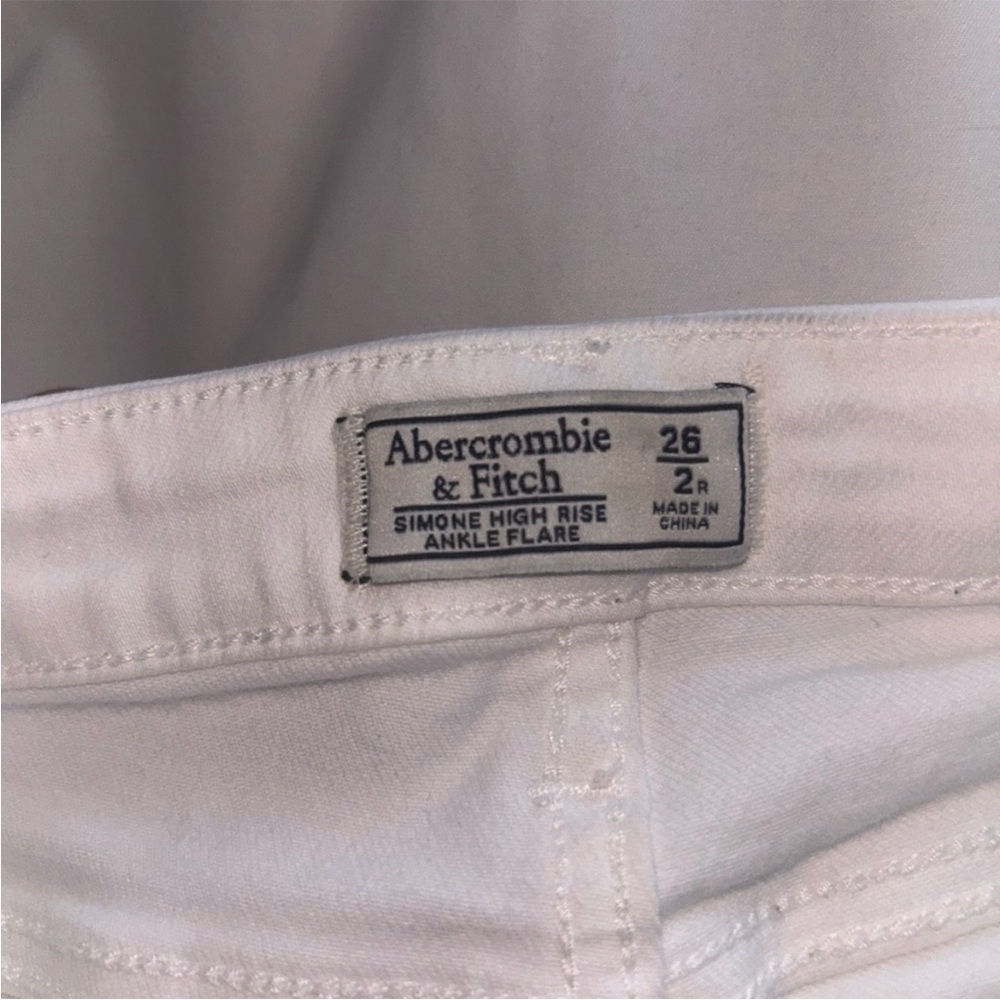 Abercrombie and Fitch Women's White Jeans - Picture 4 of 4
